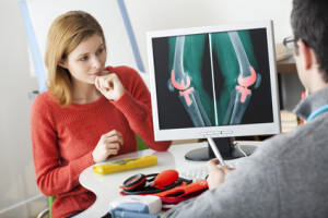 ORTHOPEDICS CONSULTATION WOMAN