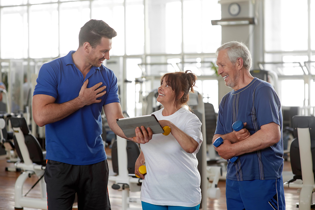 trainer-with-2-clients